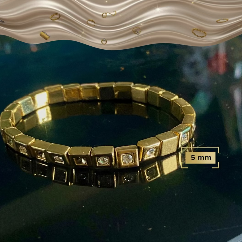 Bracelet Semi Élastique Pièces Carrées Dorées 5mm vue  au sol