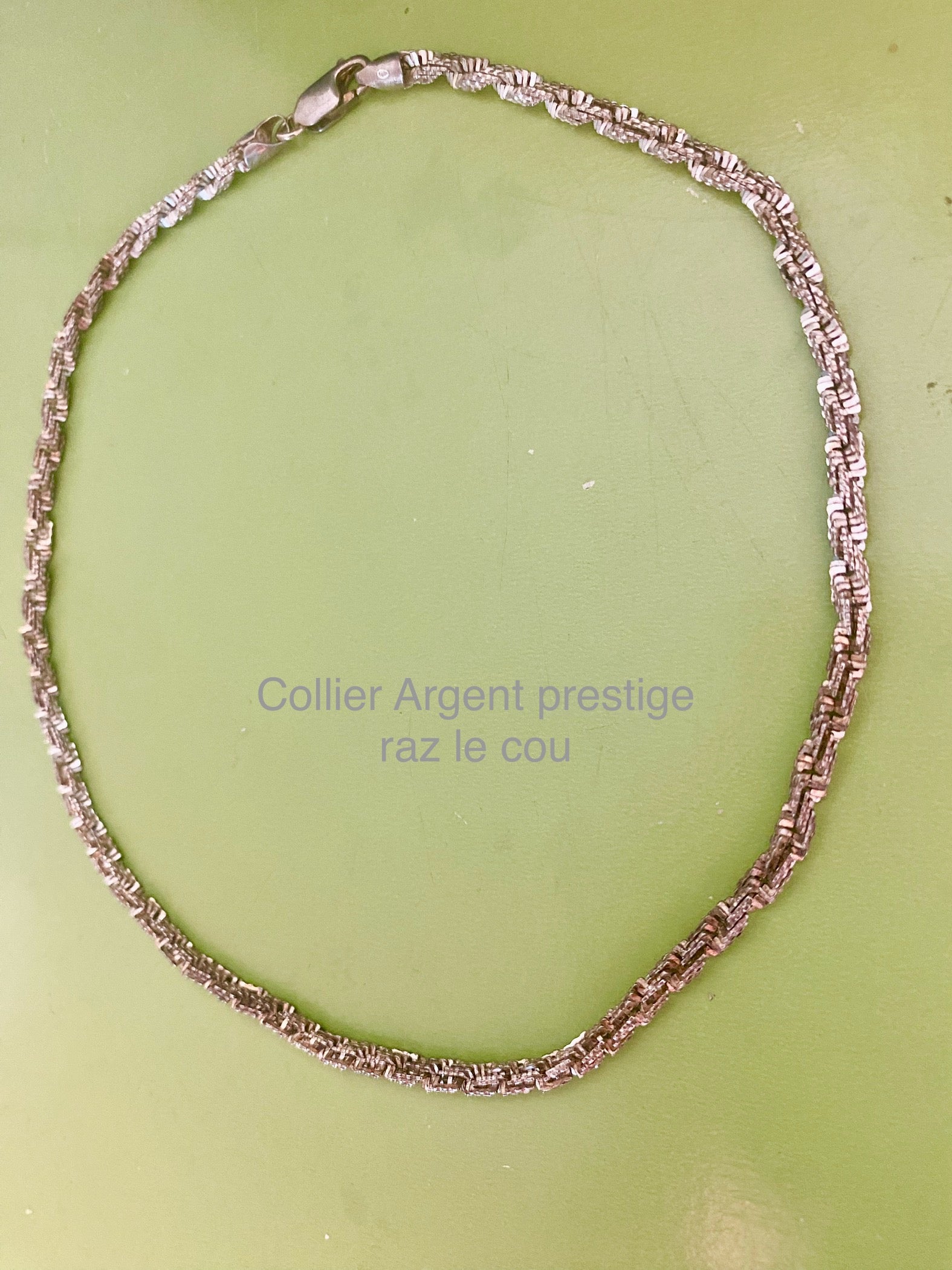 Collier Argent raz le cou pièce unique 1 article