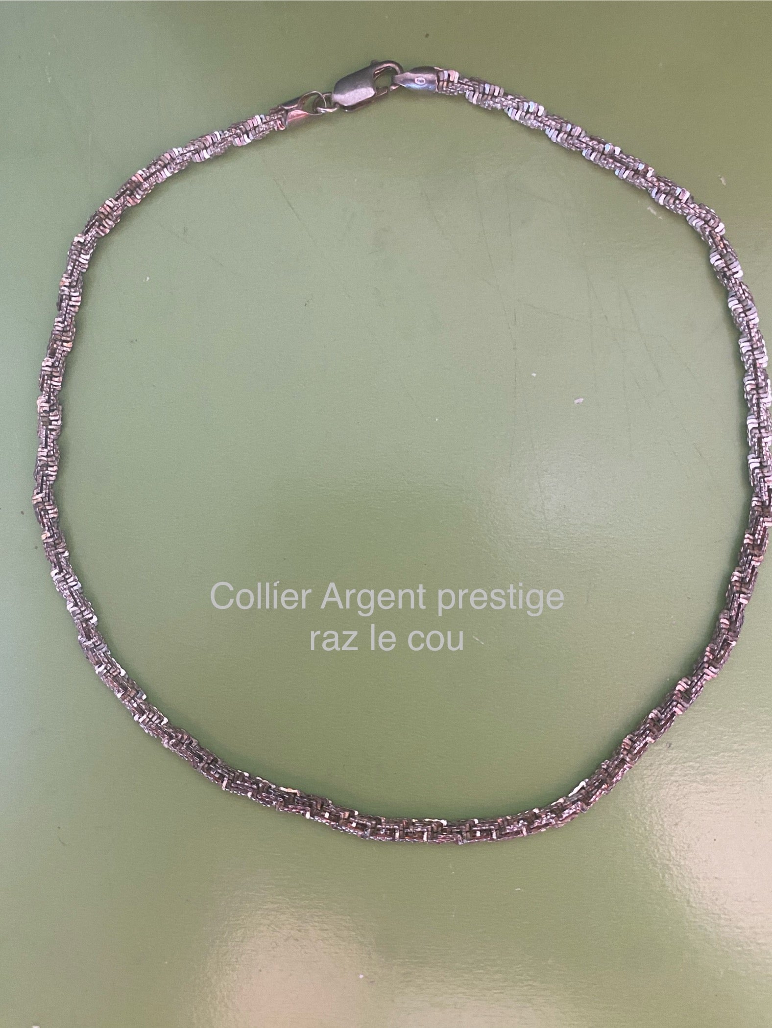Collier Argent raz le cou pièce unique 1 article