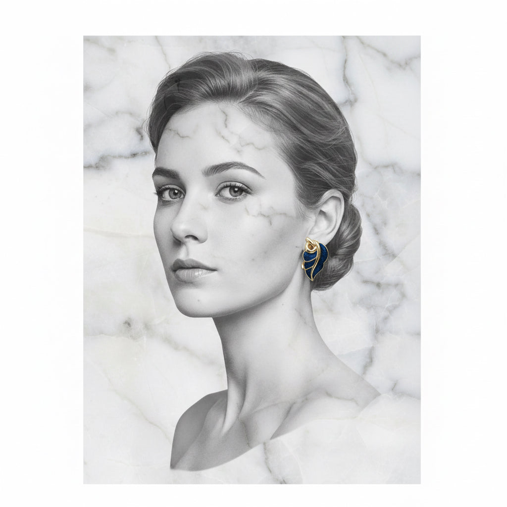 Boucles d'Oreilles Élégance Prestige - Earrings Dorées Fashion Perle Bleu vue humaine face portrait