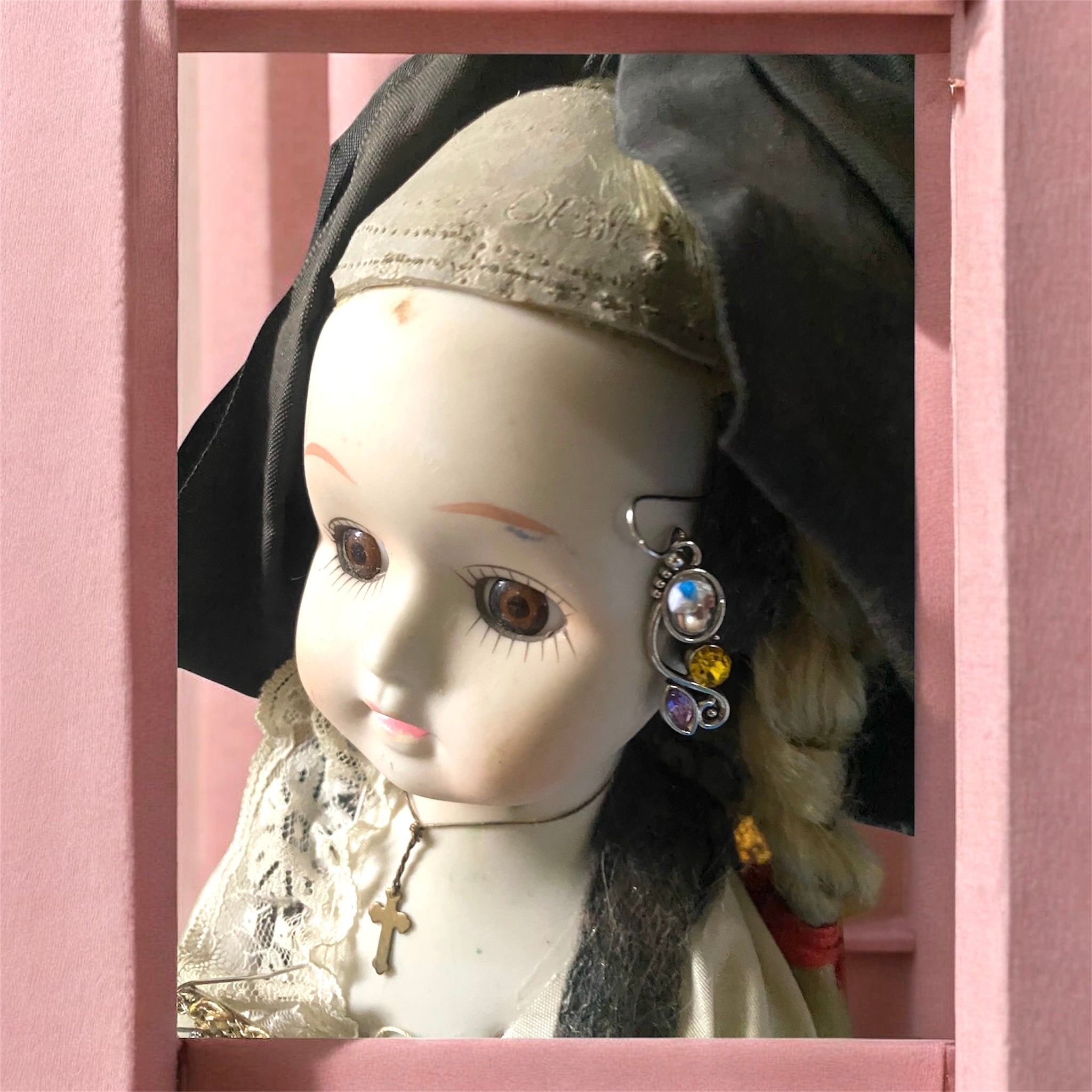 Boucles_d_oreille_double_perle_multi_couleur-portées