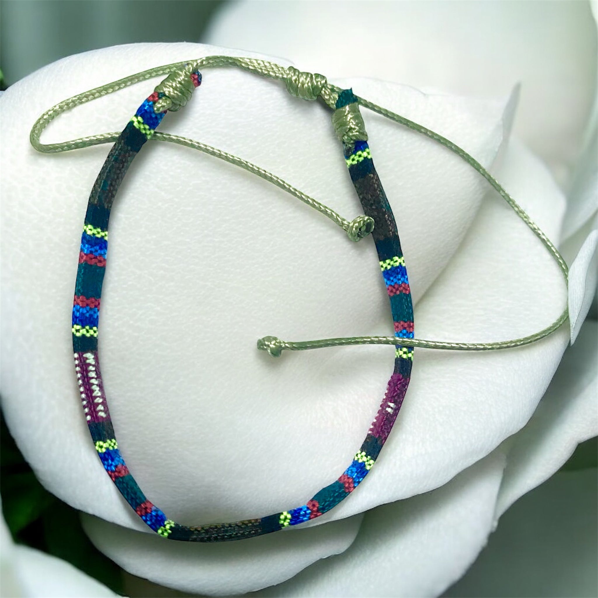 Bracelet_Tissu_Motif_Tapis_ficelle_kaki_vue-global