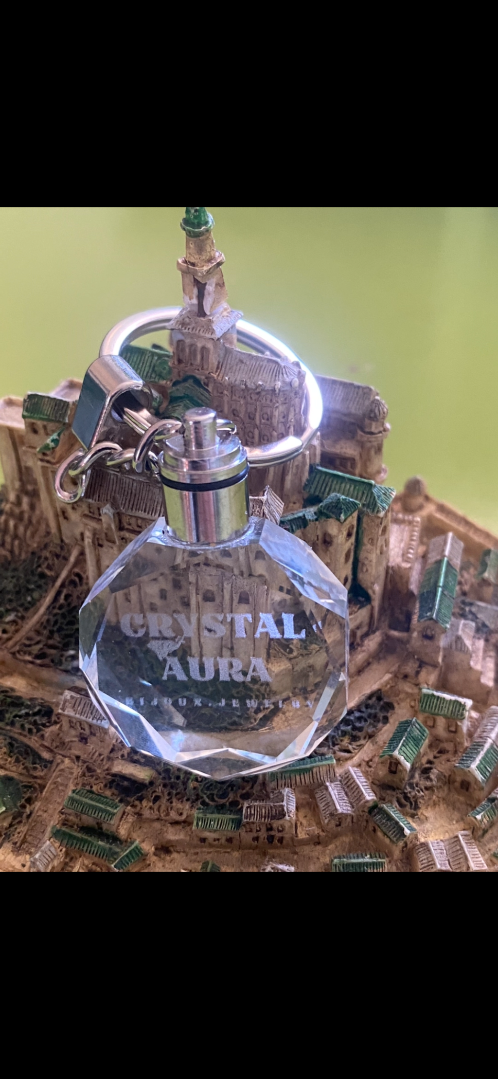 Porte clé en verre en cristal lumineux forme arrondie irrégulière laser personnalisable