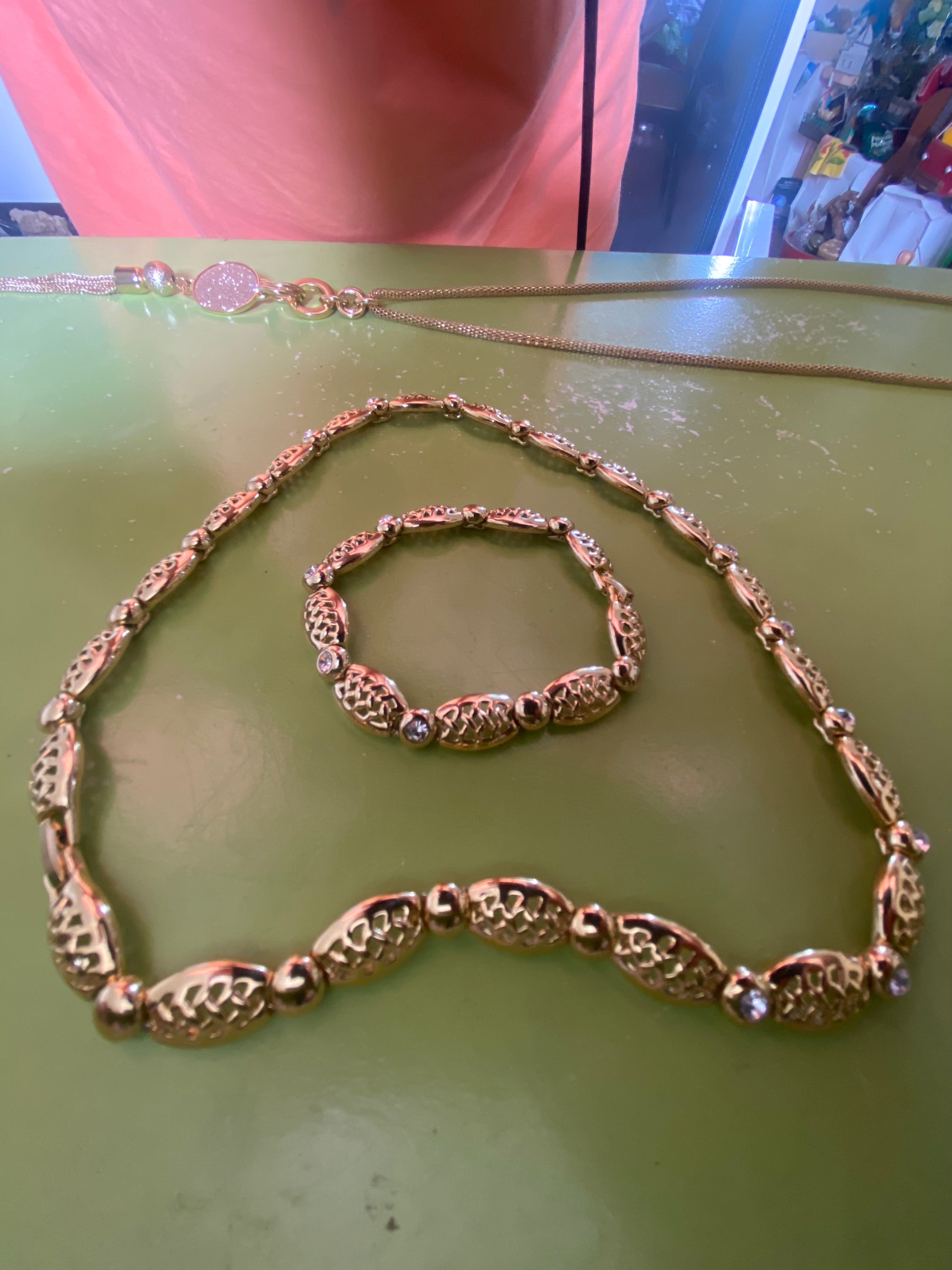 Ensemble Collier Bracelet fashion élégance. pièces uniques . Collection privée