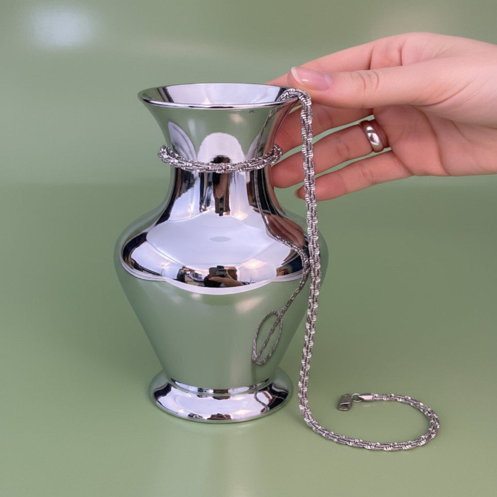 Collier Argent Design vue artistique en longueur Exposition