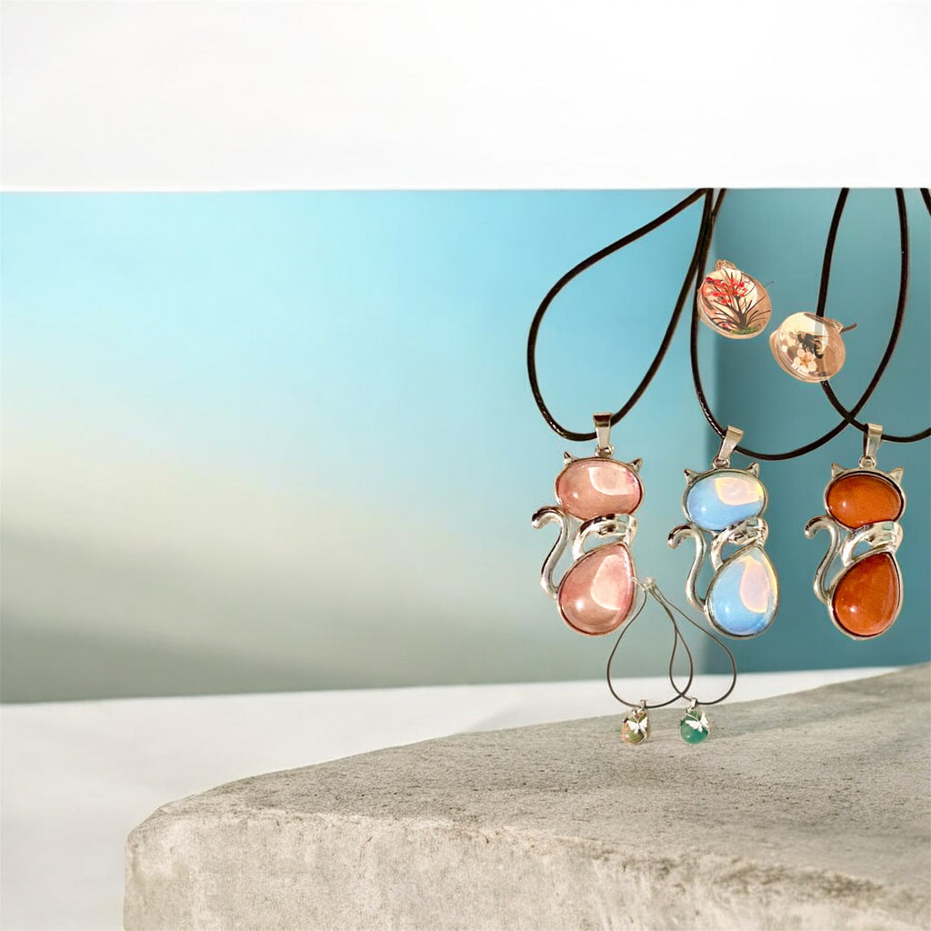 Collier Solidaire Chat - Pendentif Résine Perlé