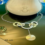 Collier Créole Anneaux Metal vue zoom sur Motif, rajout artistique portrait et mesure