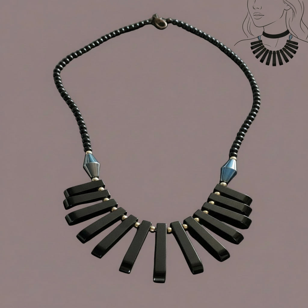 Collier en Acier Inoxydable, aspect Metal Noir Géométrique,  pièce unique, vue, face 