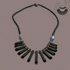 Collier en Acier Inoxydable, aspect Metal Noir Géométrique,  pièce unique, vue, face 