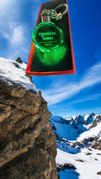 Porte clé en verre crystal lumineux photo avec aide IA, produit pressant en boite ambiance  animation artistique autour