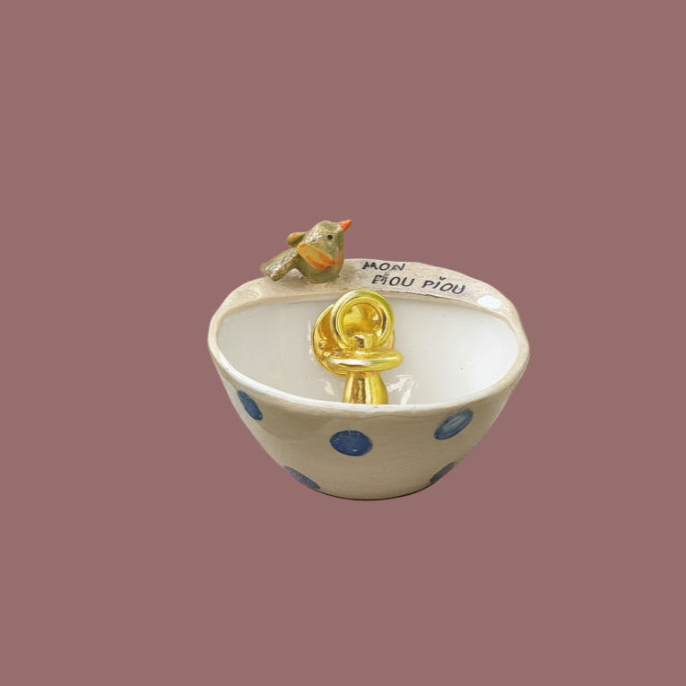 Pince Teinte Or Mini Sucette Bebe illustration debout pose dans une tasse