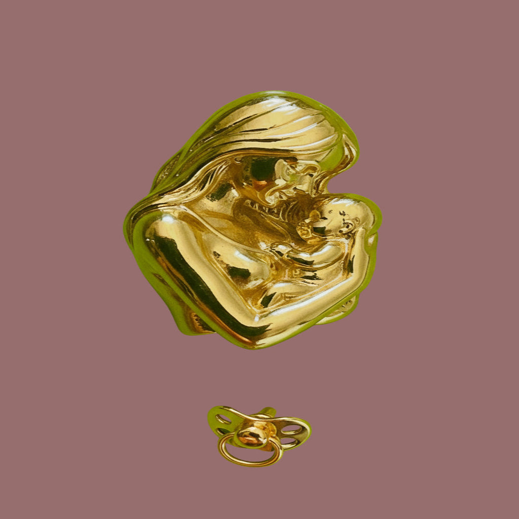 Pince Teinte Or Mini Sucette Bebe illustration de face trois quart de dessus rajout artistique portrait maman bebe