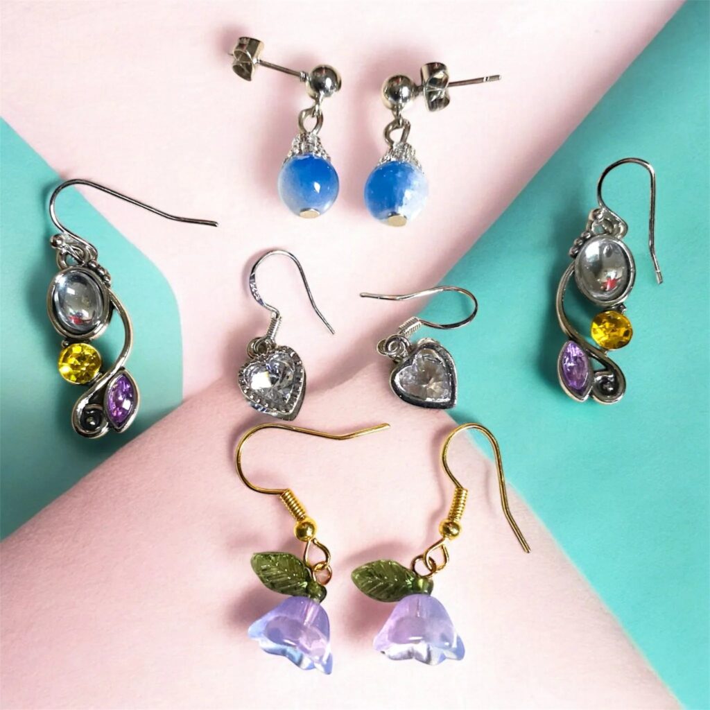 Boucles d'Oreilles Perlées Mini – 5 modèles élégants - Soutien aux Chats Abandonnés
