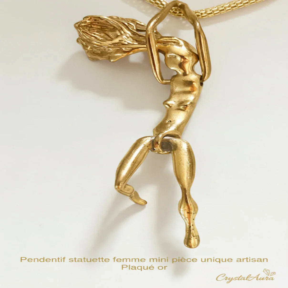 Pendentif Statuette Femme - Plaqué Or (Collection Artisanale Exclusive)